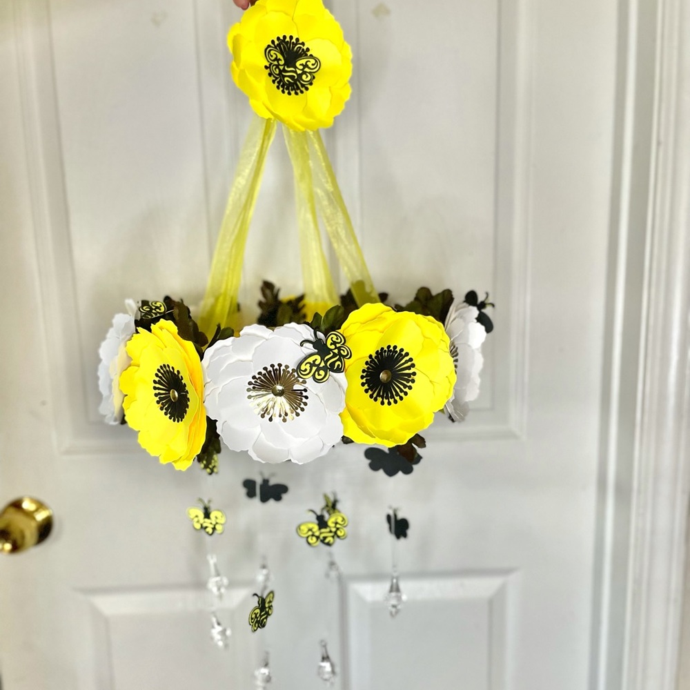 Baby mobile floral and bee yellow/white